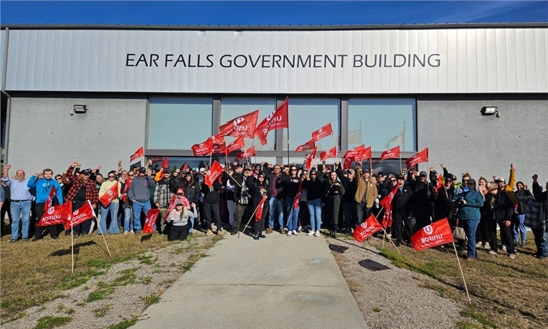 Ear Falls Rallies to Protect Forestry Jobs