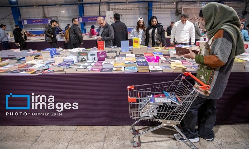 فروش ۴۵ میلیارد ریالی نمایشگاه سراسری کتاب کرمانشاه؛ ارمغان کتاب برای تحقق اقتصاد خلاق